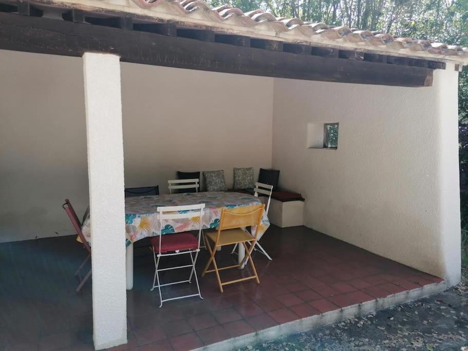 Studio Meyreuil-Terrasse-Au Calme En Campagne-Clim Kültér fotó
